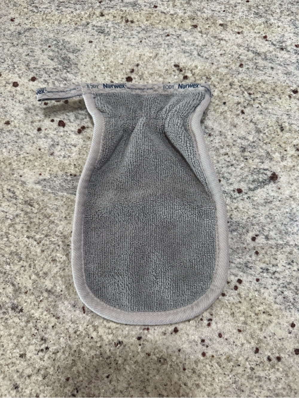 Norwex Grey Body Mitt – Soft Microfiber Bath Mitt